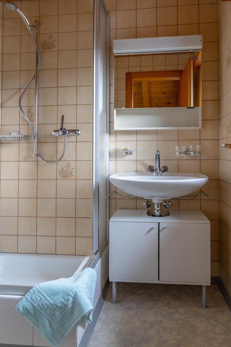 Chrona Bed & Breakfast Jenaz Ruang foto