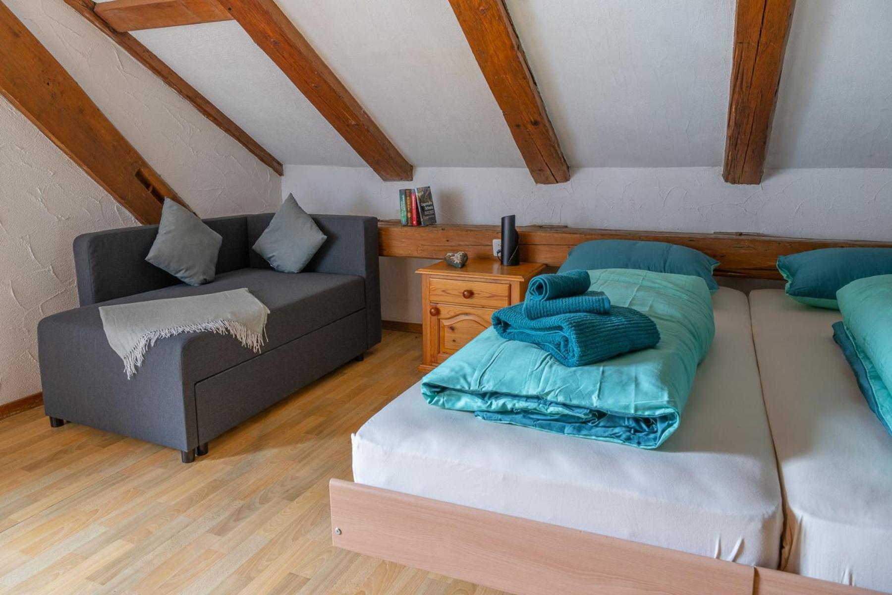 Chrona Bed & Breakfast Jenaz Ruang foto