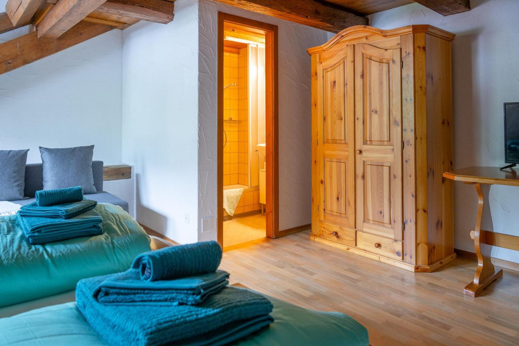 Chrona Bed & Breakfast Jenaz Ruang foto