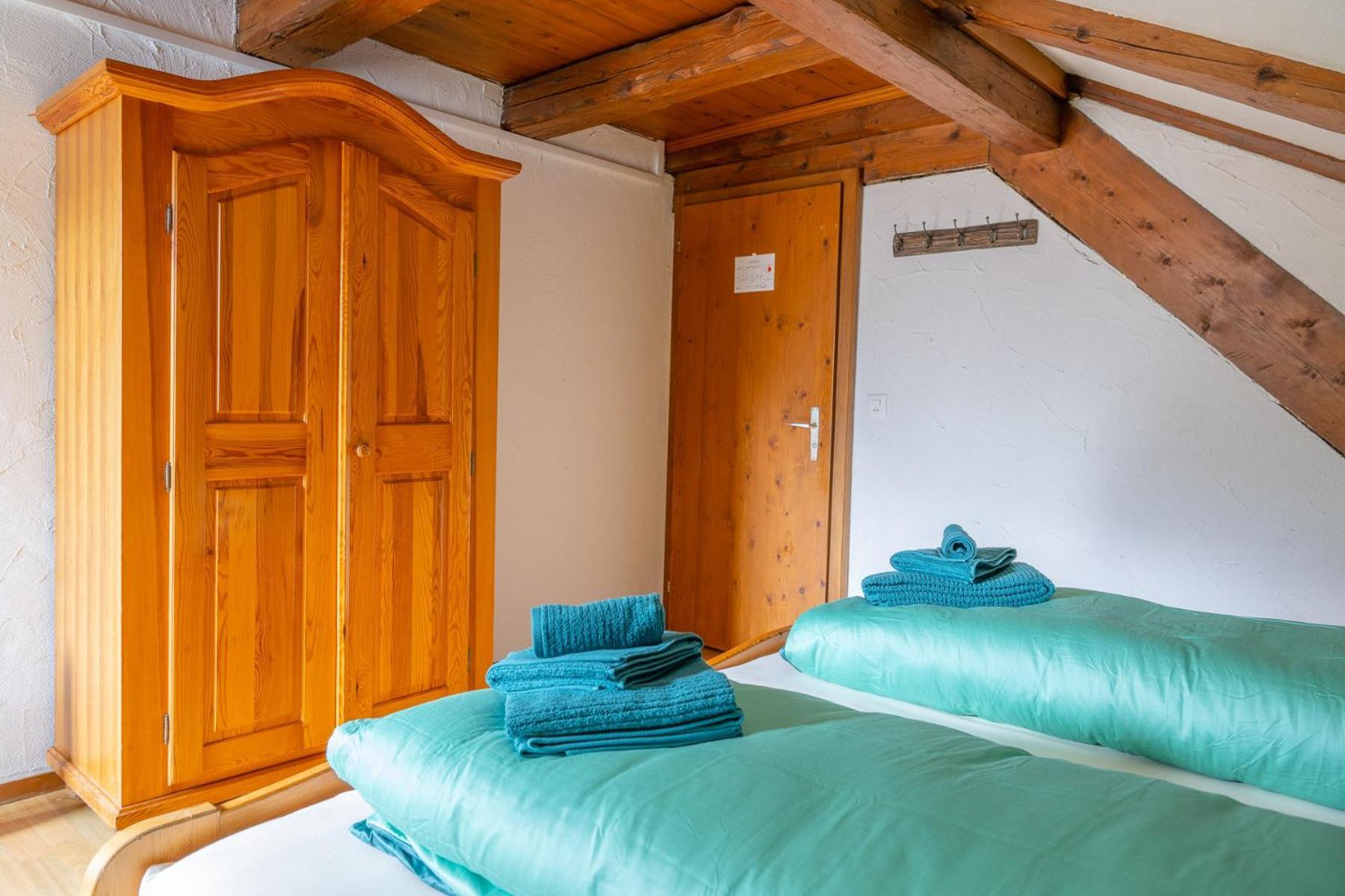 Chrona Bed & Breakfast Jenaz Ruang foto