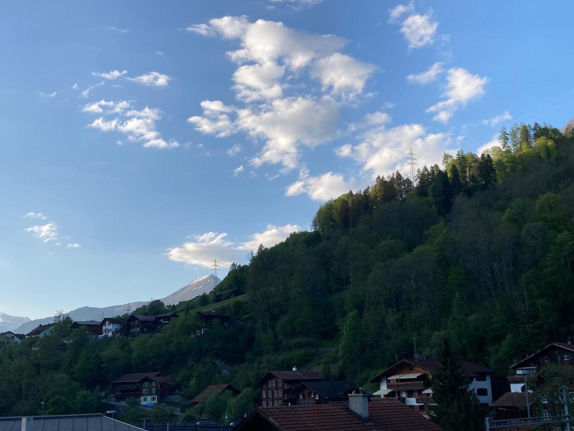 Chrona Bed & Breakfast Jenaz Bagian luar foto