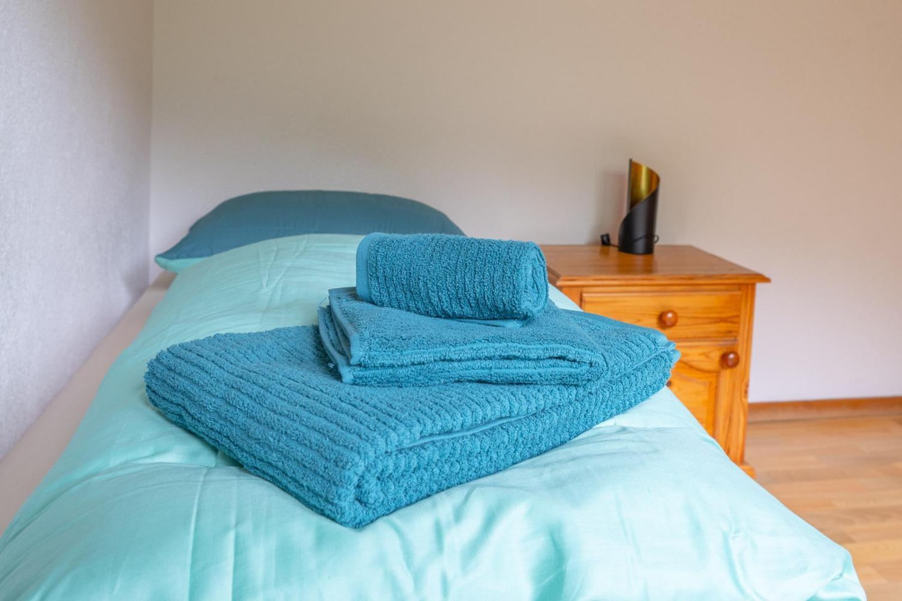 Chrona Bed & Breakfast Jenaz Ruang foto