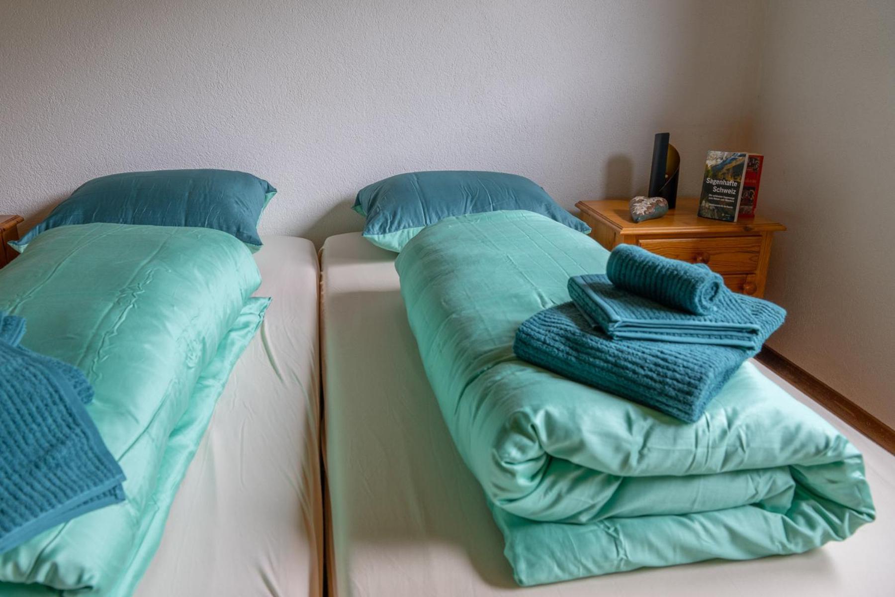 Chrona Bed & Breakfast Jenaz Ruang foto