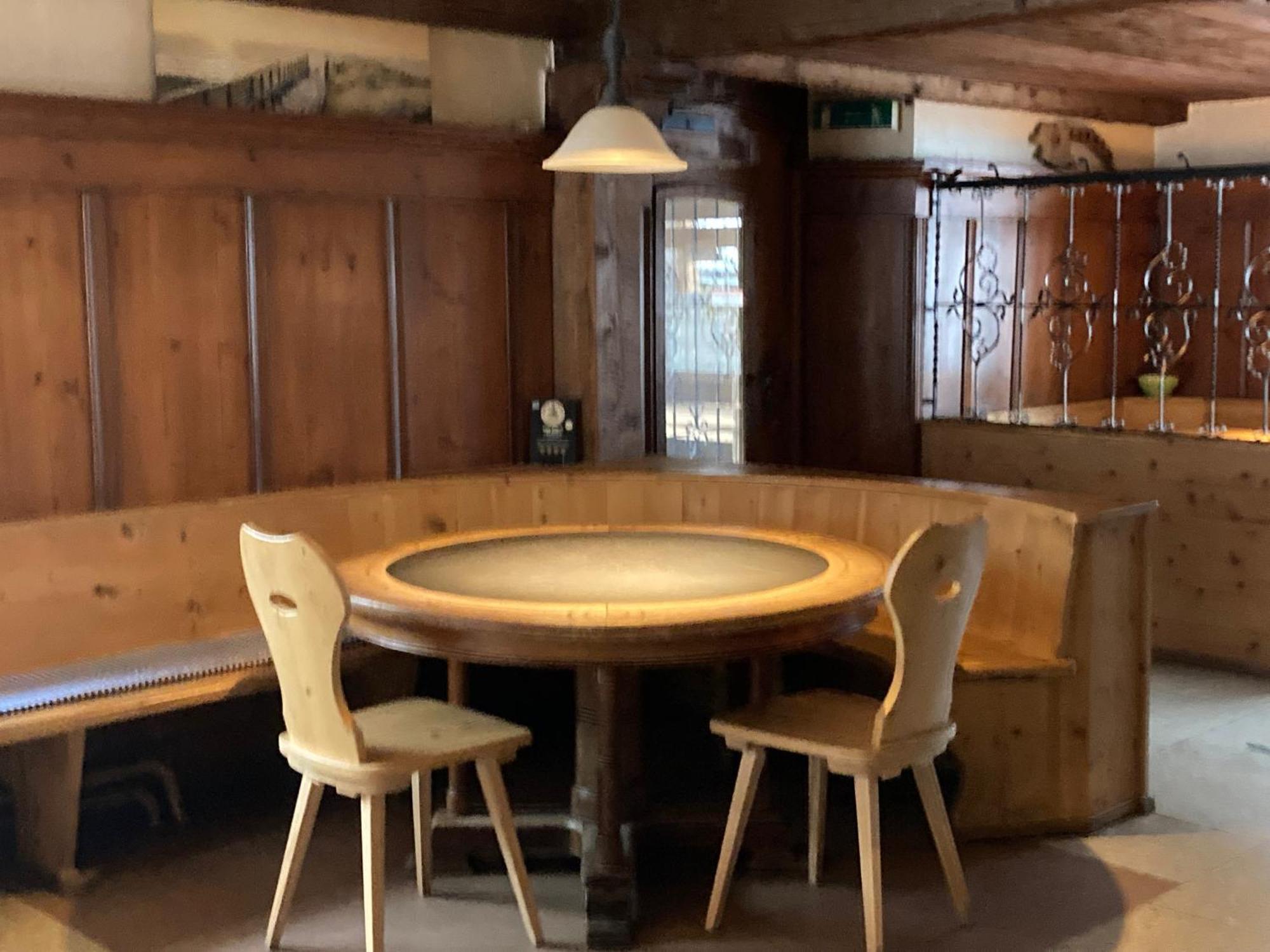 Chrona Bed & Breakfast Jenaz Bagian luar foto