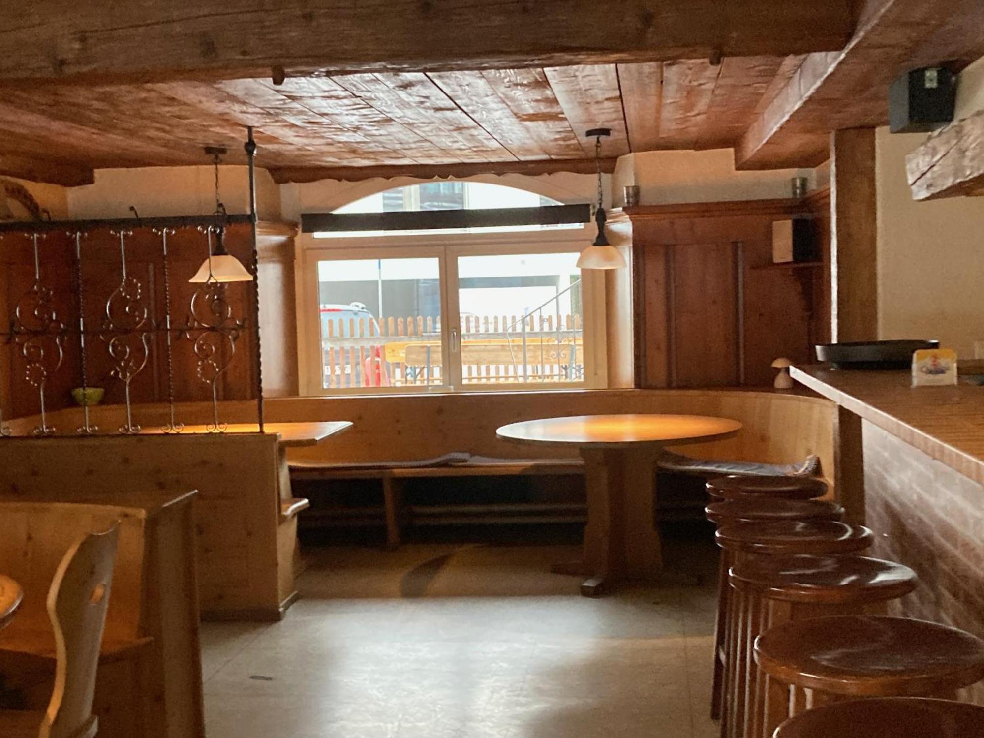 Chrona Bed & Breakfast Jenaz Bagian luar foto
